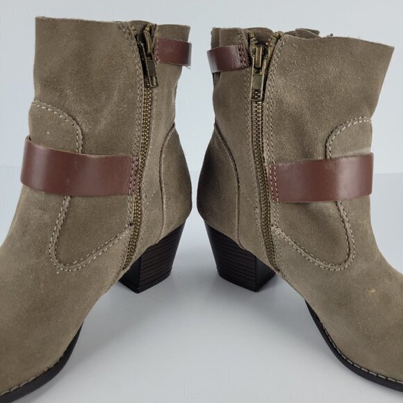 Dolce Vita Taupe Suede Brown Buckle Strap Detail Heeled Ankle Boots 6.5 - Picture 3 of 10